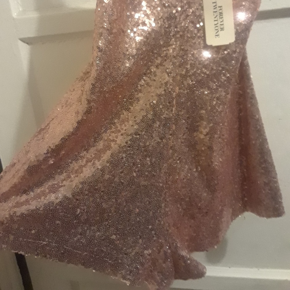 Sequins Romper - Picture 2 of 3
